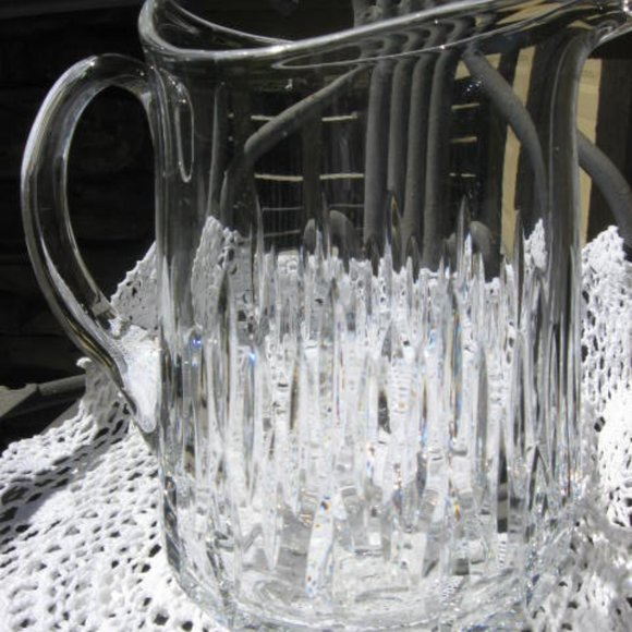 CLEAR Pitcher - Water - Large Capacity - Picture 2 of 8